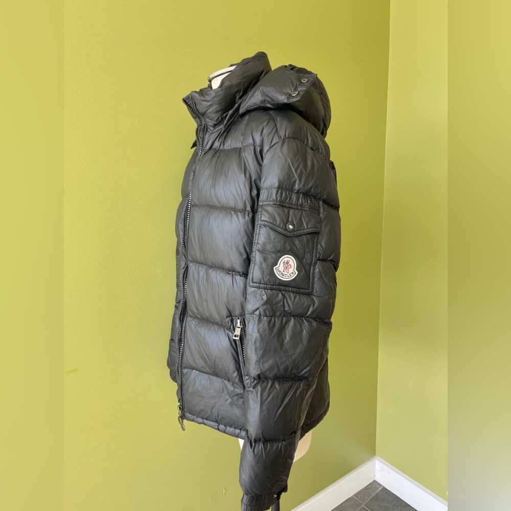 Used Black Winter Jacket Men’s/ women’s Size 3